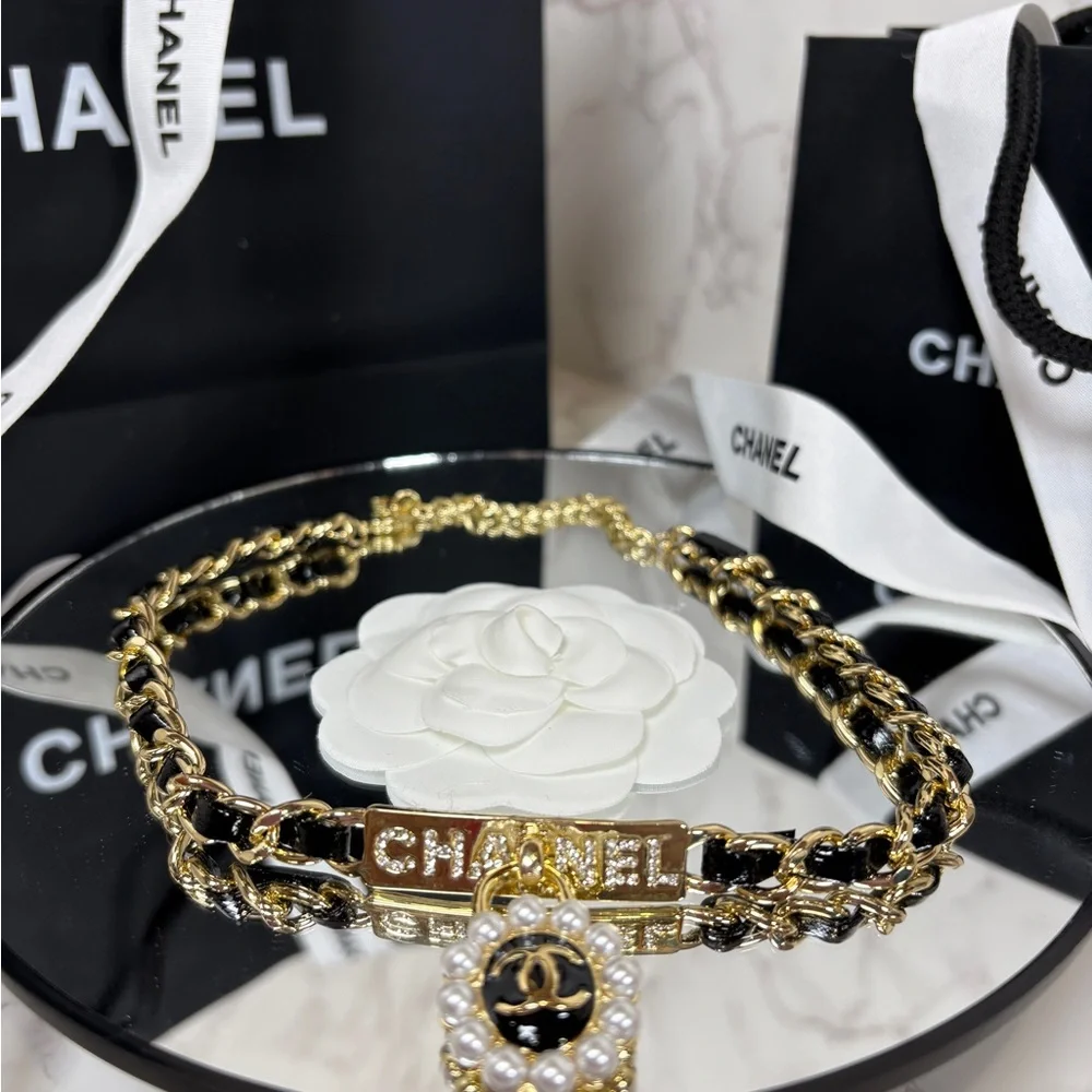 A-1DC-33: NECKLACE: Blk Pleather & Golden Braided Rope w/Faux Pearl Charm, NWOT